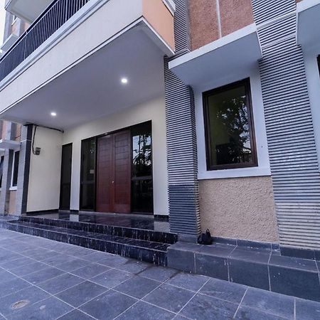 Koolkost Near Universitas Tarumanegara Jakarta Exterior foto